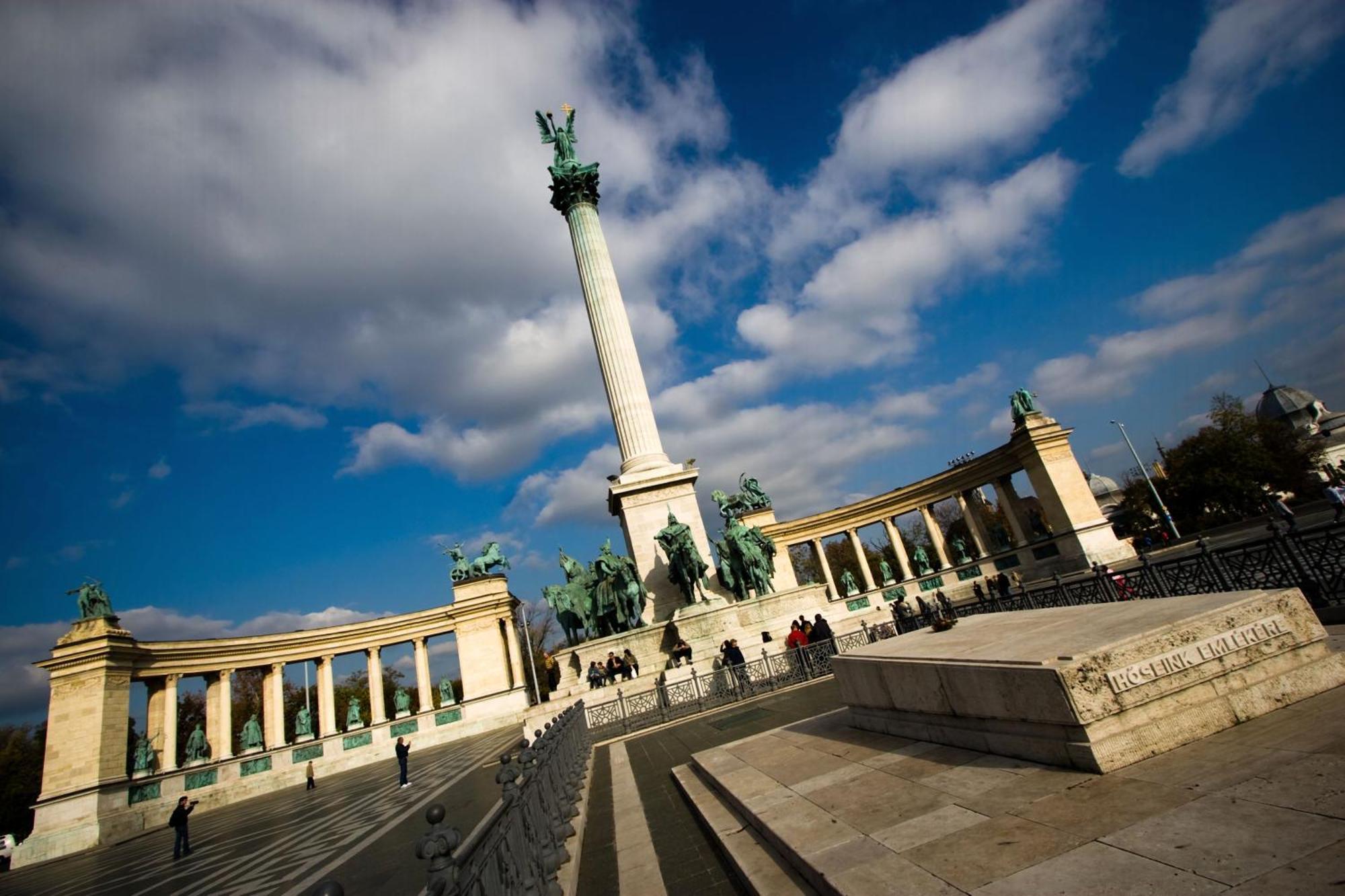 Little Americas National Parks Apartments Budapeste Exterior foto