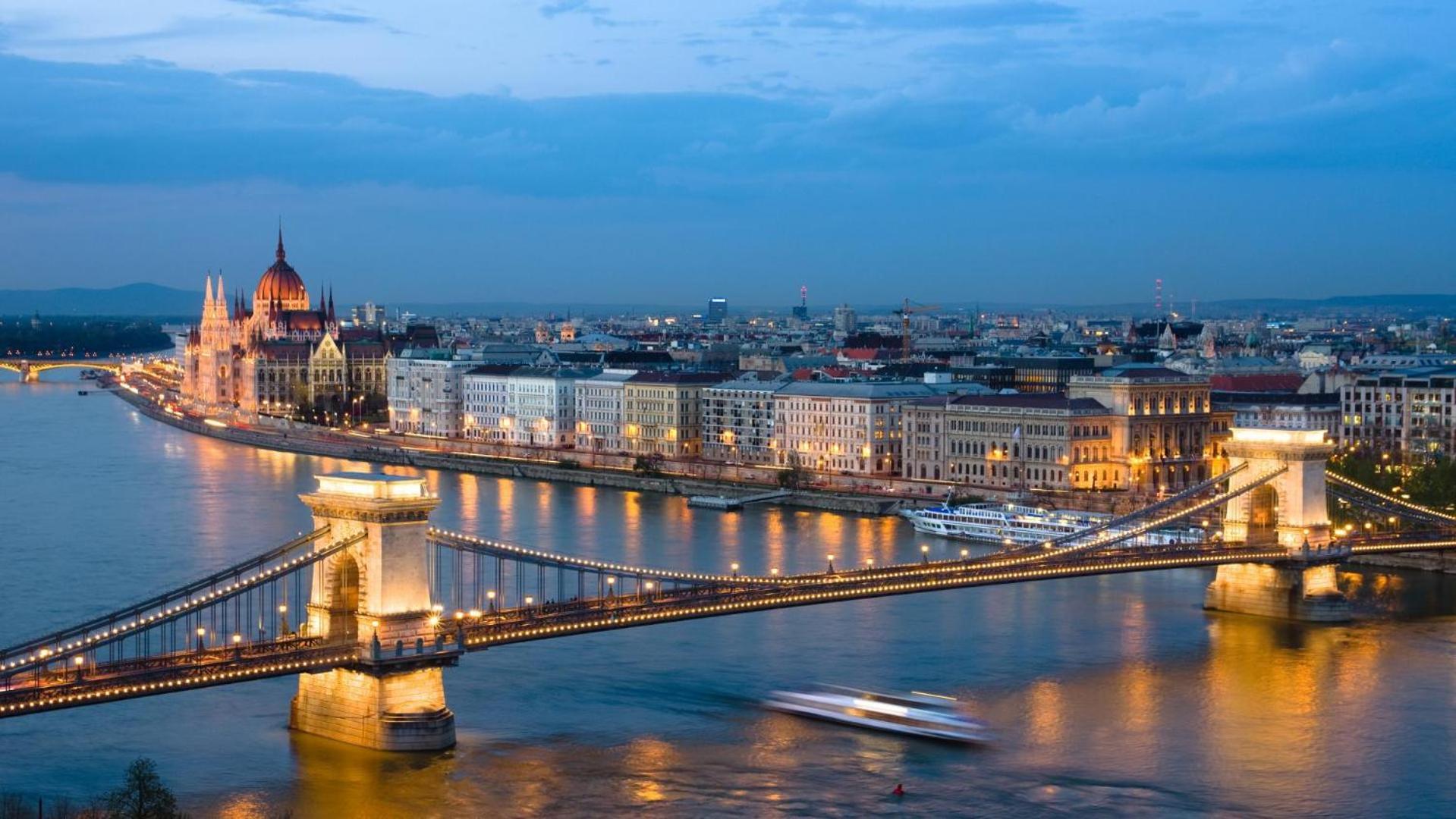 Little Americas National Parks Apartments Budapeste Exterior foto